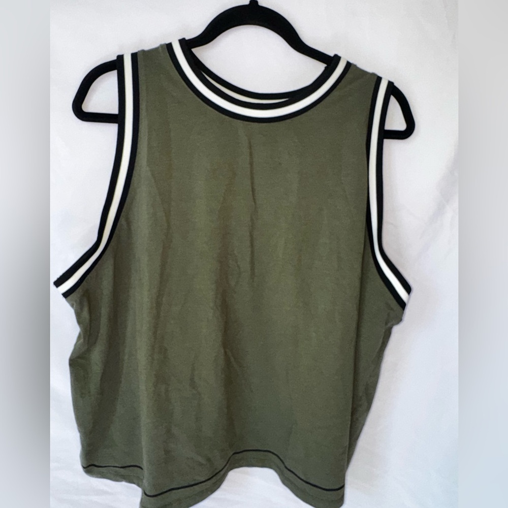 Hunter Olive Green Sleeveless Tank Top with Contrast Trim